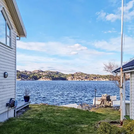 Holiday home Cozy In With Wifi *